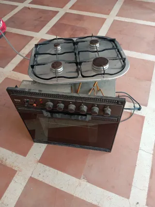 Horno Teka HE-610 ME con fuegos