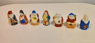 7 figuras budistas de cerámica