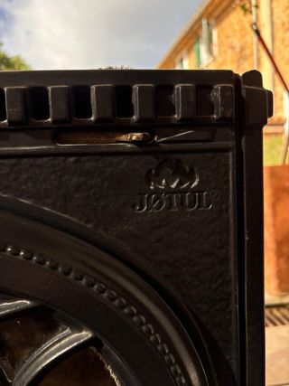 Estufa de leña JOTUL hierro fundido con accesorios