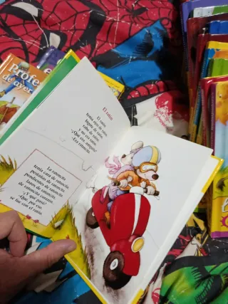 Lee con Gloria Fuertes. 31 libros.