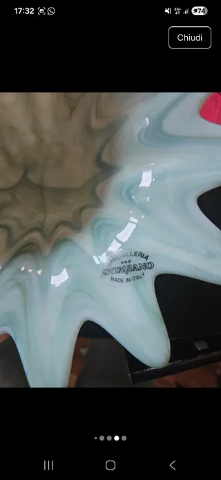 Vaso in vetro e metallo decorato