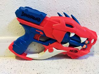 Pistola Nerf Elite + Blaster Automático