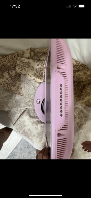 Televisión Hello Kitty 19 Rosa y mando + soporte