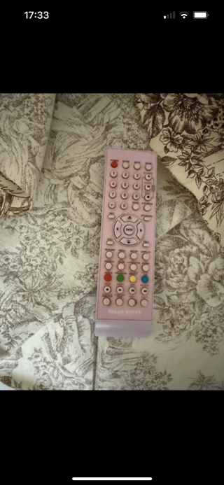 Televisión Hello Kitty 19 Rosa y mando + soporte