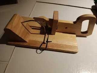 Cortador de embutidos de madera