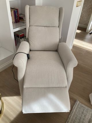 Sillón reclinable eléctrico beige