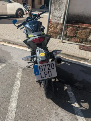 Kawasaki Z125 Negra y Verde