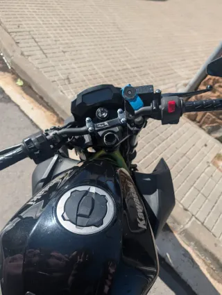 Kawasaki Z125 Negra y Verde