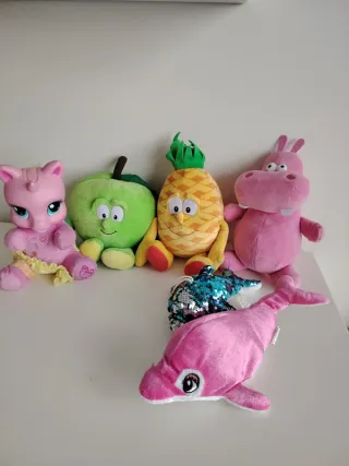 Lote de peluches coloridos