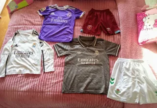 Camisetas y pantalones de fútbol niñ@