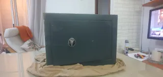 Caja Fuerte Metálica Negra empotrable