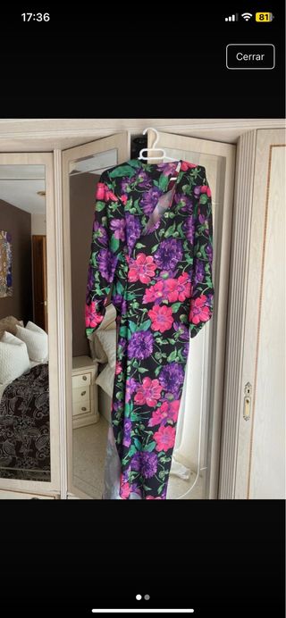 Vestido Zara floral negro talla M