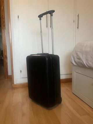 Maleta de cabina negra