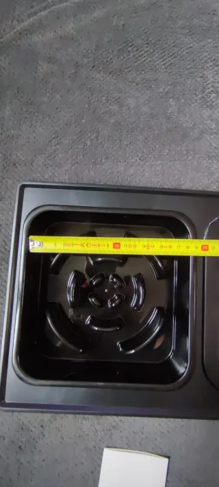 COMEDERO PARA PERROS Y GATOS