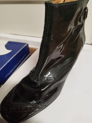 Botines Hispanitas charol verde y marrón T.39