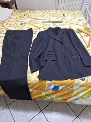 Completo uomo grigio