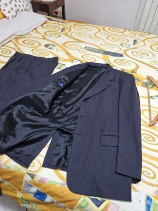 Completo uomo grigio