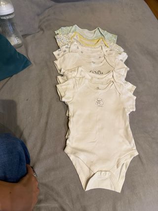 Lote 6 Bodys Bebé 9 Meses