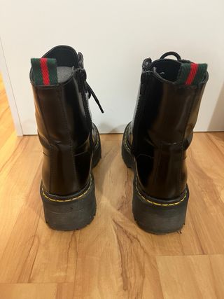 Botas negras con plataforma