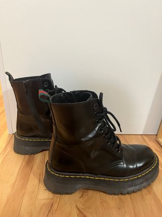 Botas negras con plataforma