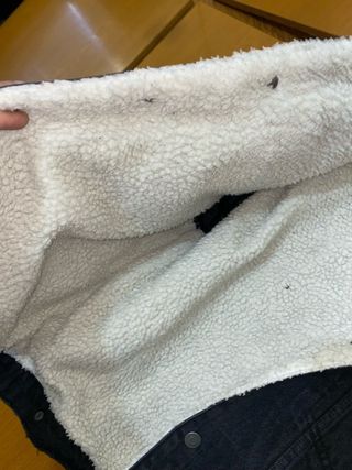Chaqueta vaquera Bershka negra con borrego Talla M