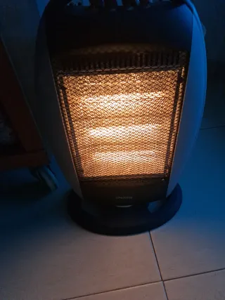 Estufa Halógena Pottery Negra y Blanca