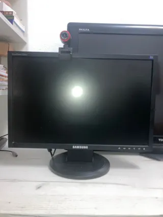 Torre PC sobremesa + Monitor 19 + Impresora HP