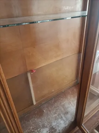 Mueble vitrina antiguo madera