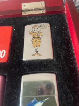 Espositore Zippo con 13 accendini