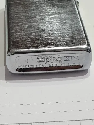 Zippo Slim Marlboro 1998 Vintage