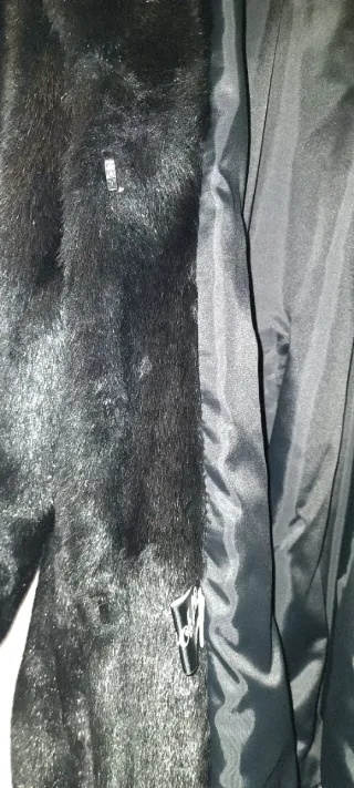 Abrigo pelo sintético negro talla 54