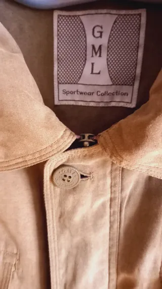 Chaqueta tipo blazer marrón .