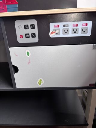 Mesa de herramientas para niños