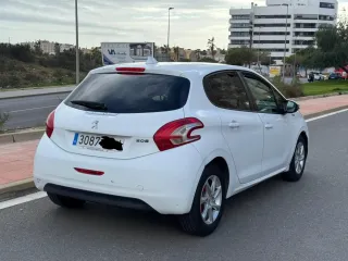 Peugeot 208 2014