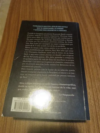 Cincuenta sombras más oscuras (Trilogía cincuen...