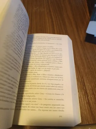 Cincuenta sombras más oscuras (Trilogía cincuen...