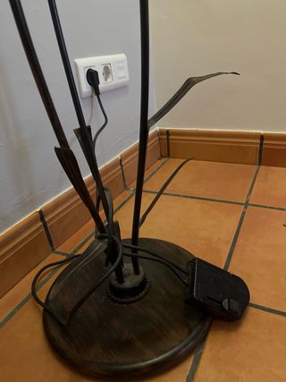 Lámpara de pie forja flores cristal