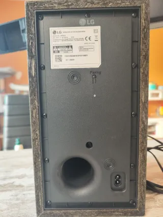 Barra de Sonido LG Negra con Subwoofer