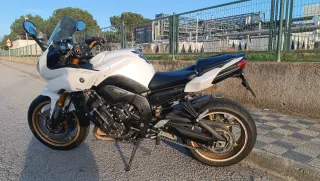 Yamaha Fazer 800 (FZ8S) Blanca