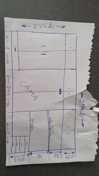 Armario grande de madera con cama