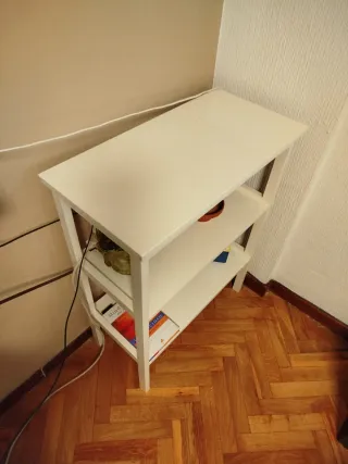 Estantería blanca de madera