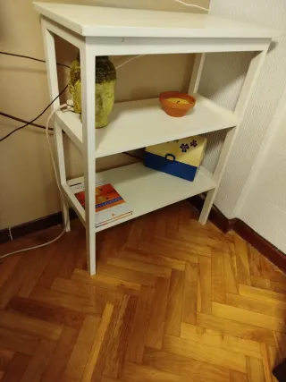 Estantería blanca de madera