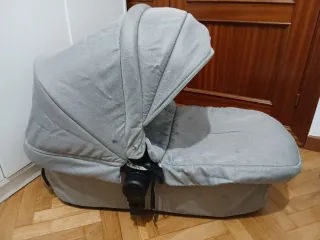 Carrito de bebé gris Baby Monsters