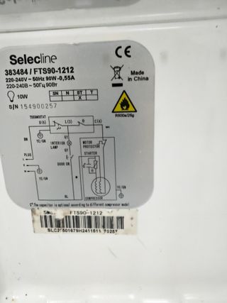 Nevera doméstica con congelador