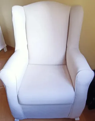Mecedora de tela beige