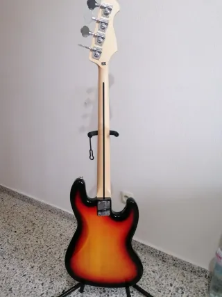 Bajo zurdo sin trastes Sunburst