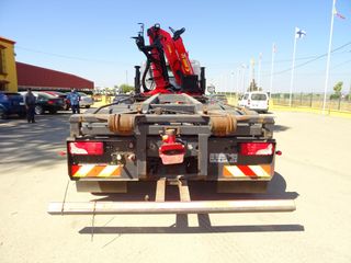 Scania P 400-CAMIONES GANCHO+GRUA