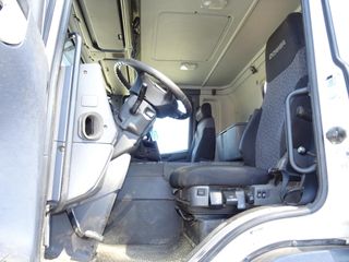 Scania P 400-CAMIONES GANCHO+GRUA