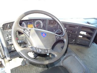 Scania P 400-CAMIONES GANCHO+GRUA