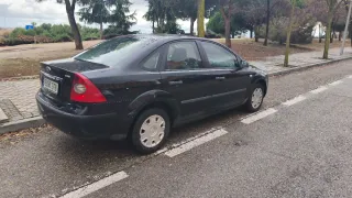 Ford Focus sedan 2005